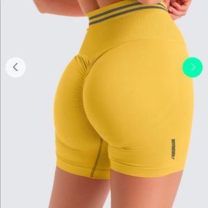 Do you Even scrunch shorts M